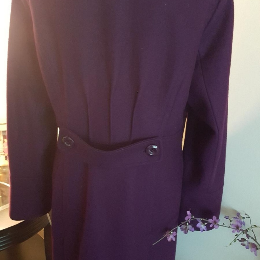 Coat - Picture 2 of 4